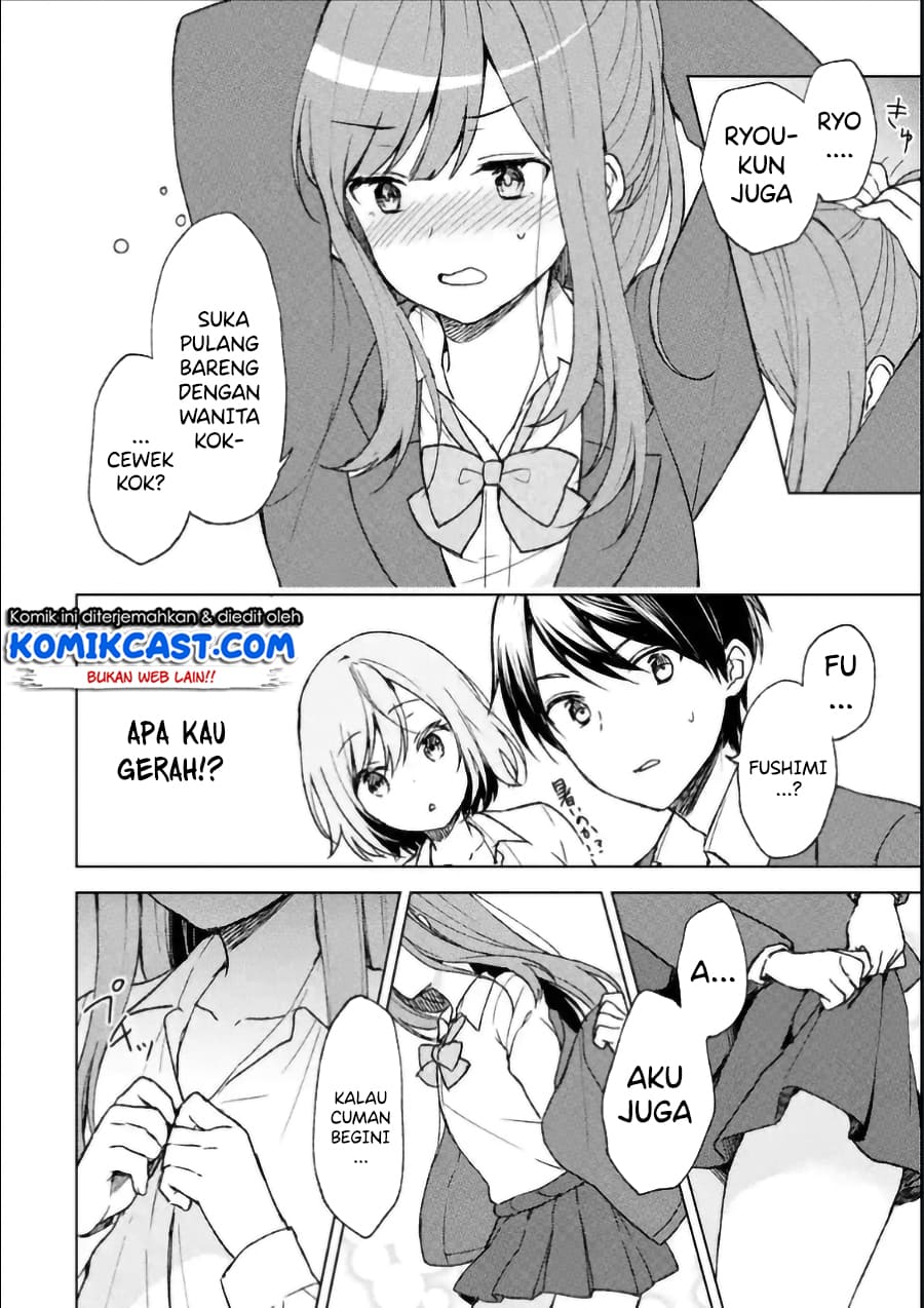 Chikan Saresou ni Natteiru S-kyuu Bishoujo wo Tasuketara Tonari no Seki no Osanajimi datta Chapter 04 Gambar 7